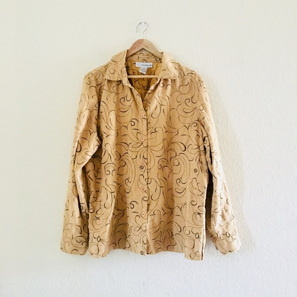 3/$20💙Sag Harbor tan jacket